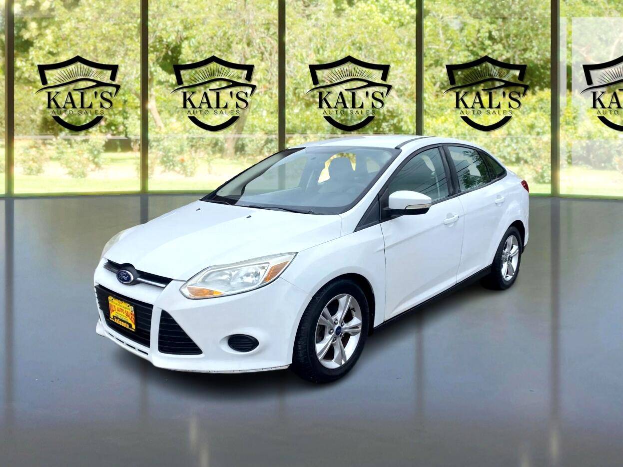 2014 Ford Focus SE — Sedan — 121,685 mi — Warren, MI
