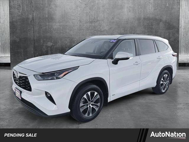 2024 Toyota Highlander Hybrid XLE — SUV — 6,202 mi — Centennial, CO