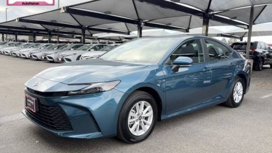 2025 Toyota Camry LE — Sedan — 7,122 mi — Centennial, CO