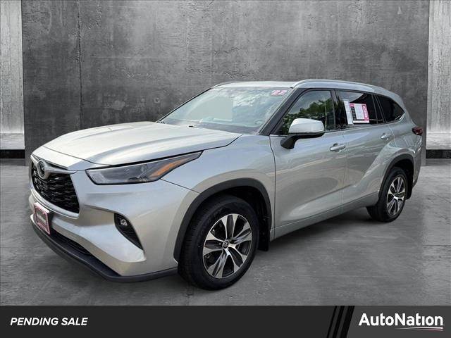 2022 Toyota Highlander XLE — SUV — 30,838 mi — Centennial, CO