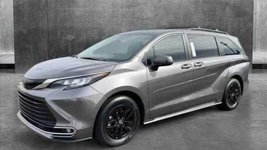 2022 Toyota Sienna XLE