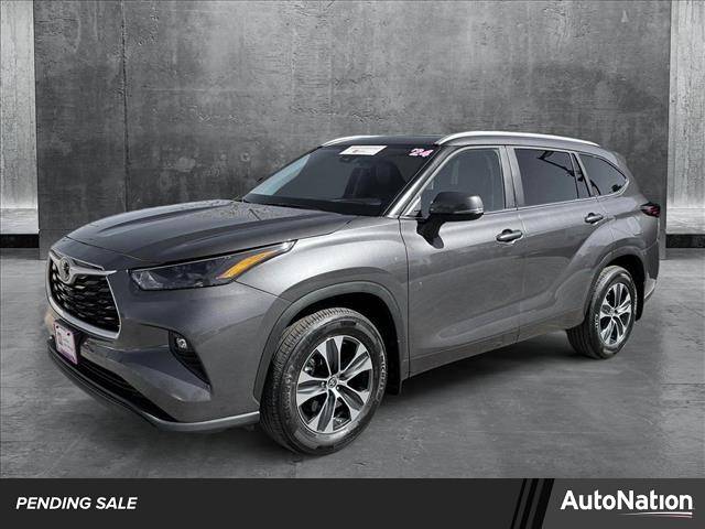 2024 Toyota Highlander XLE — SUV — 9,123 mi — Centennial, CO