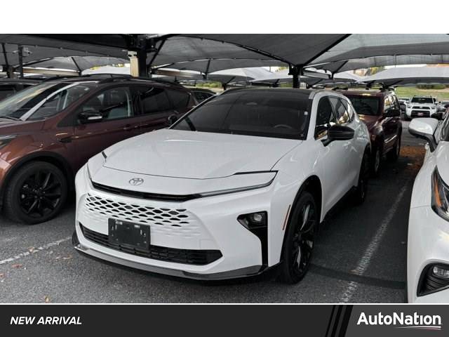 2025 Toyota Crown Signia Limited — SUV — 13,979 mi — Centennial, CO
