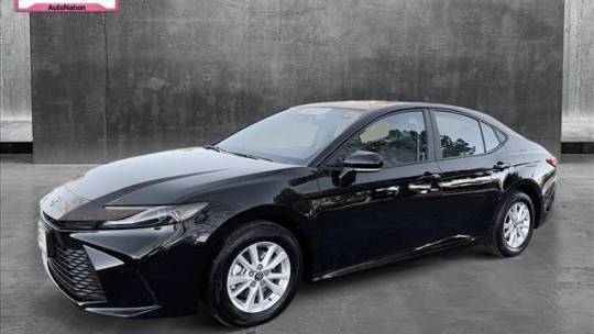 2025 Toyota Camry LE — Sedan — 897 mi — Centennial, CO