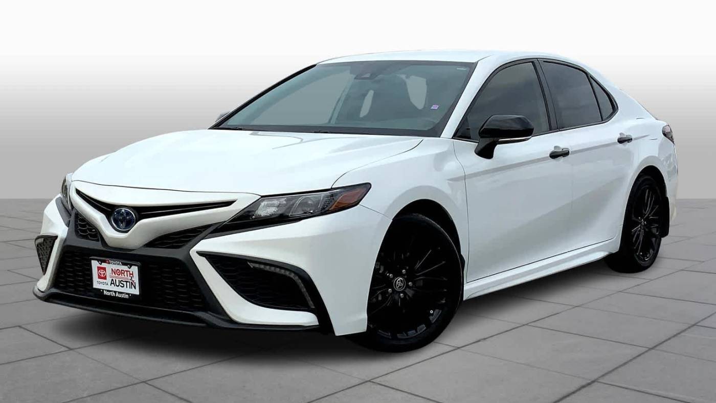 2022 Toyota Camry Hybrid SE — Sedan — 60,426 mi — Austin, TX