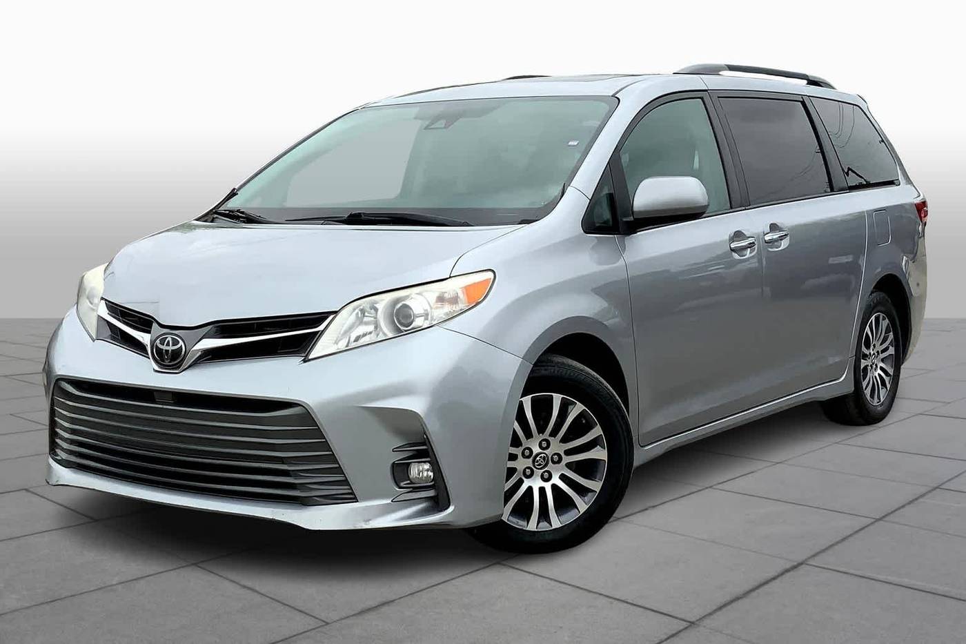 2018 Toyota Sienna XLE — Minivan — 167,280 mi — Austin, TX