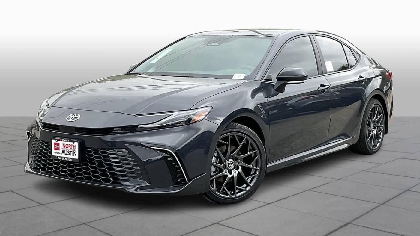 2025 Toyota Camry Hybrid XSE — Sedan — 17,386 mi — Austin, TX