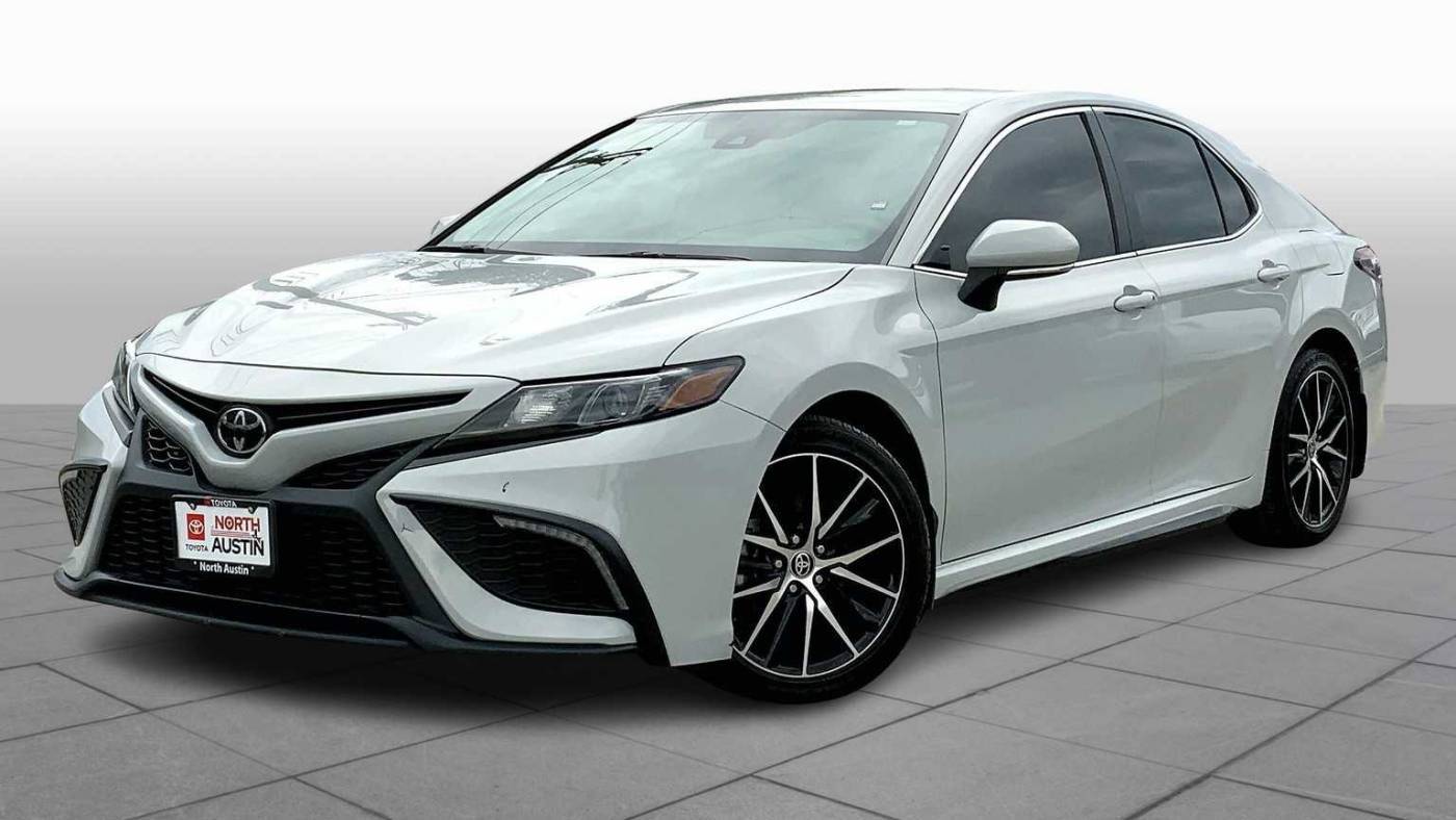 2023 Toyota Camry SE — Sedan — 28,520 mi — Austin, TX