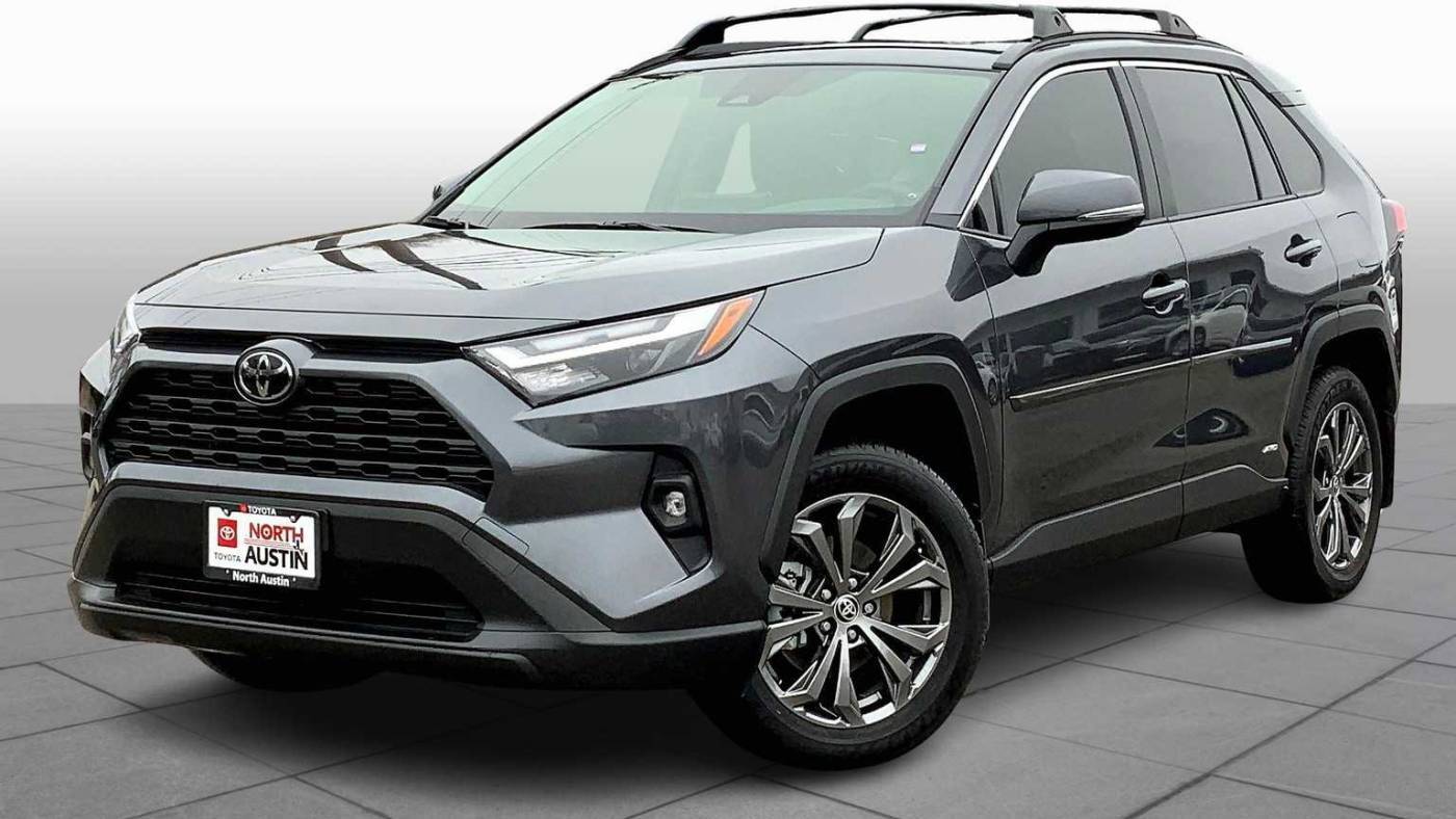 2025 Toyota RAV4 Hybrid XLE Premium — SUV — 2,561 mi — Austin, TX