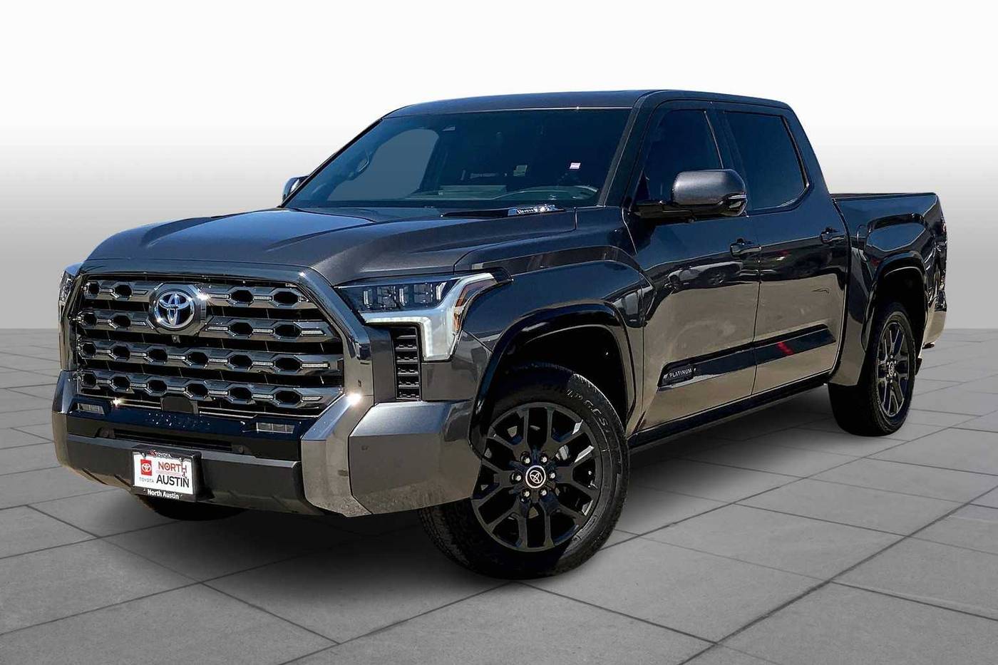 2022 Toyota Tundra Hybrid Platinum — Pickup Truck — 32,469 mi — Austin, TX