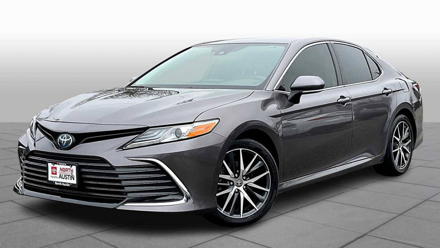 2022 Toyota Camry Hybrid XLE — Sedan — 72,616 mi — Austin, TX