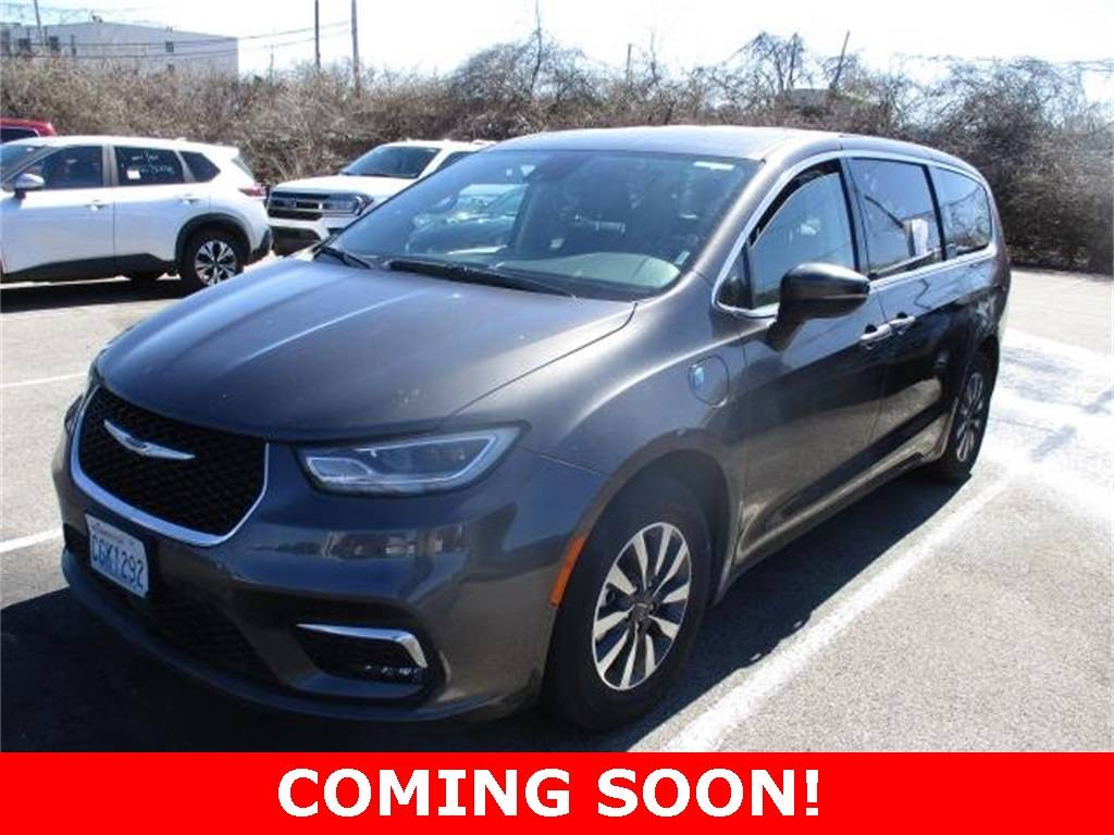 2023 Chrysler Pacifica Hybrid Touring L — Minivan — 51,194 mi — Dublin, OH