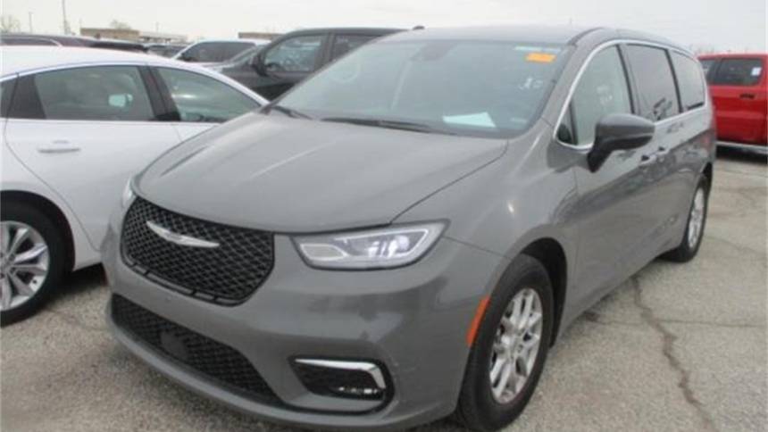 2023 Chrysler Pacifica Touring L — Minivan — 44,534 mi — Dublin, OH
