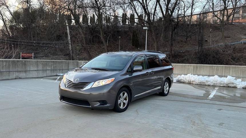 2017 Toyota Sienna LE — Minivan — 90,465 mi — Yonkers, NY