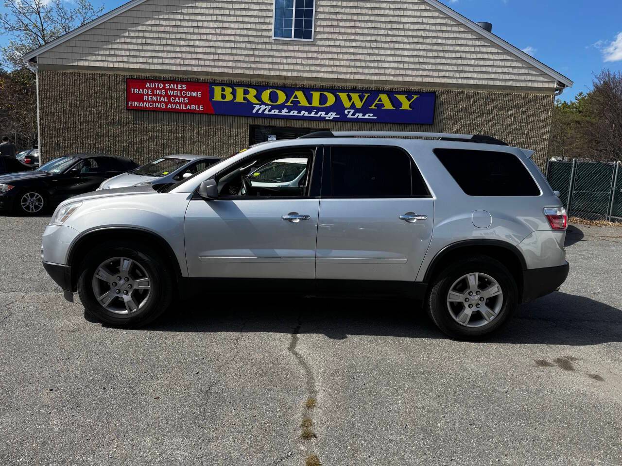 2011 GMC Acadia SLE — SUV — 125,400 mi — Ayer, MA