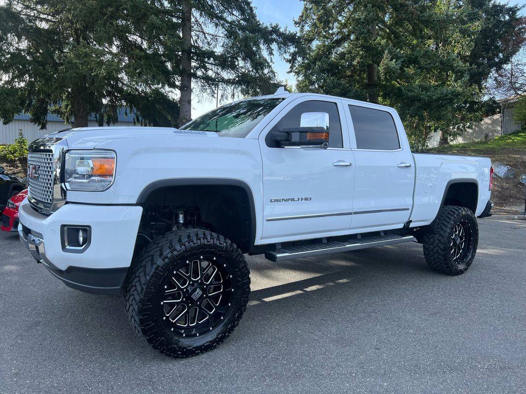 2017 GMC Sierra 2500HD Denali — Pickup Truck — 90,605 mi — Lynwood, WA