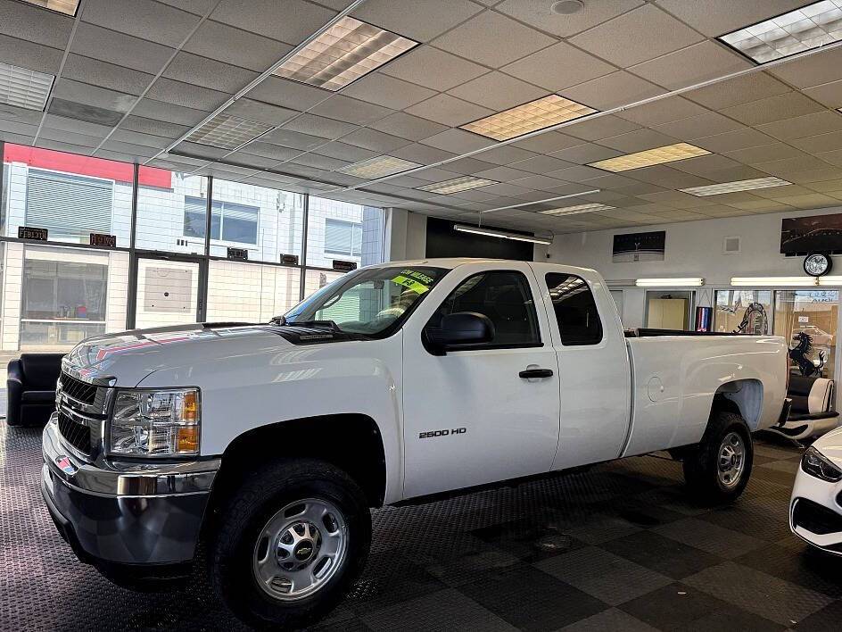 2011 Chevrolet Silverado 2500HD WT — Pickup Truck — 40,000 mi — Gilroy, CA