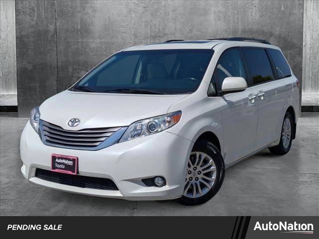 2017 Toyota Sienna XLE — Minivan — 184,160 mi — Irvine, CA