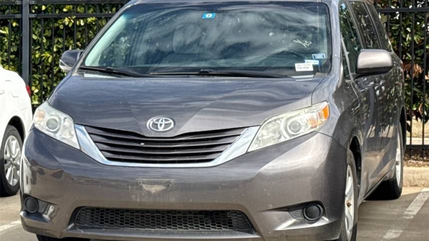 2015 Toyota Sienna LE — Minivan — 106,100 mi — North Richland Hills, TX