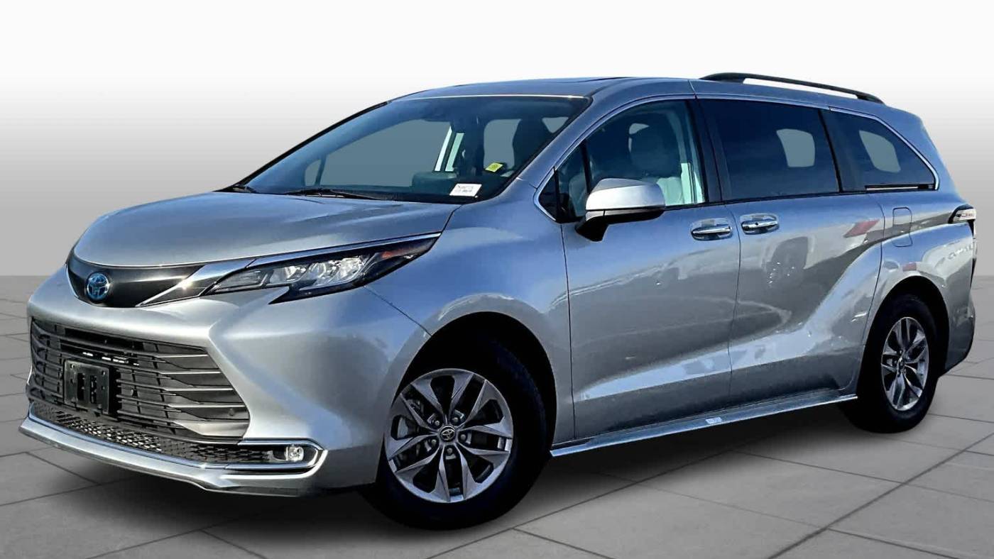 2023 Toyota Sienna XLE — Minivan — 54,906 mi — Albuquerque, NM