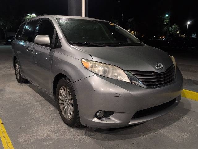 2017 Toyota Sienna XLE — Minivan — 96,636 mi — Port Richey, FL