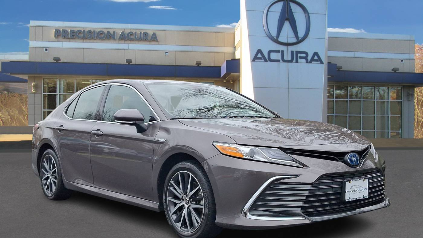 2021 Toyota Camry Hybrid XLE — Sedan — 33,721 mi — Lawrenceville, NJ