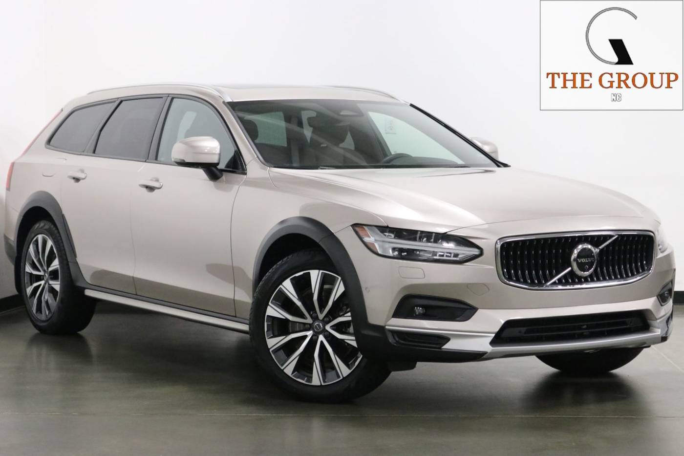 2023 Volvo V90 Cross Country Plus — Wagon — 31,355 mi — Mooresville, NC