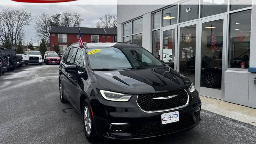 2022 Chrysler Pacifica Touring L — Minivan — 59,755 mi — Horsham, PA