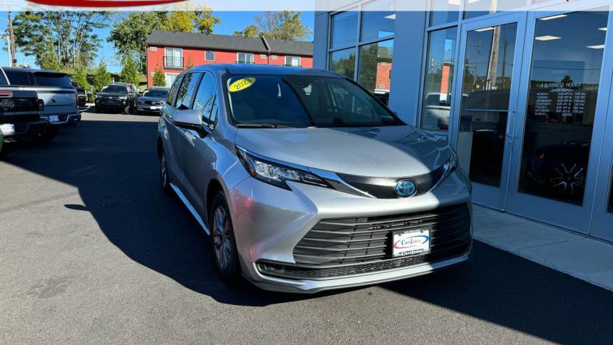 2023 Toyota Sienna LE — Minivan — 34,448 mi — Horsham, PA