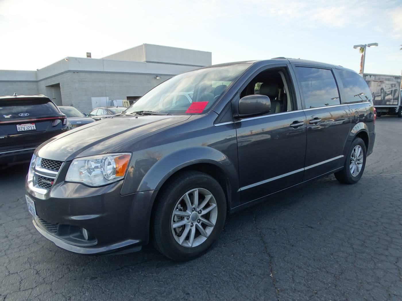 2019 Dodge Grand Caravan SXT — Minivan — 97,899 mi — Palmdale, CA