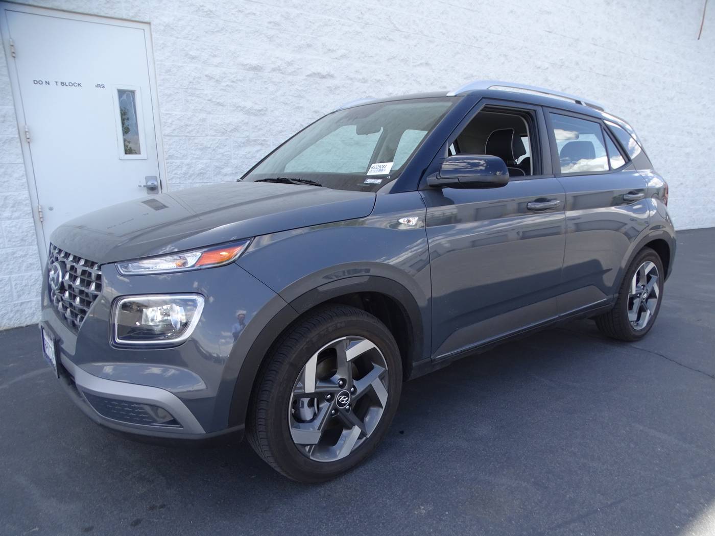 2024 Hyundai Venue Limited — SUV — 3,335 mi — Palmdale, CA