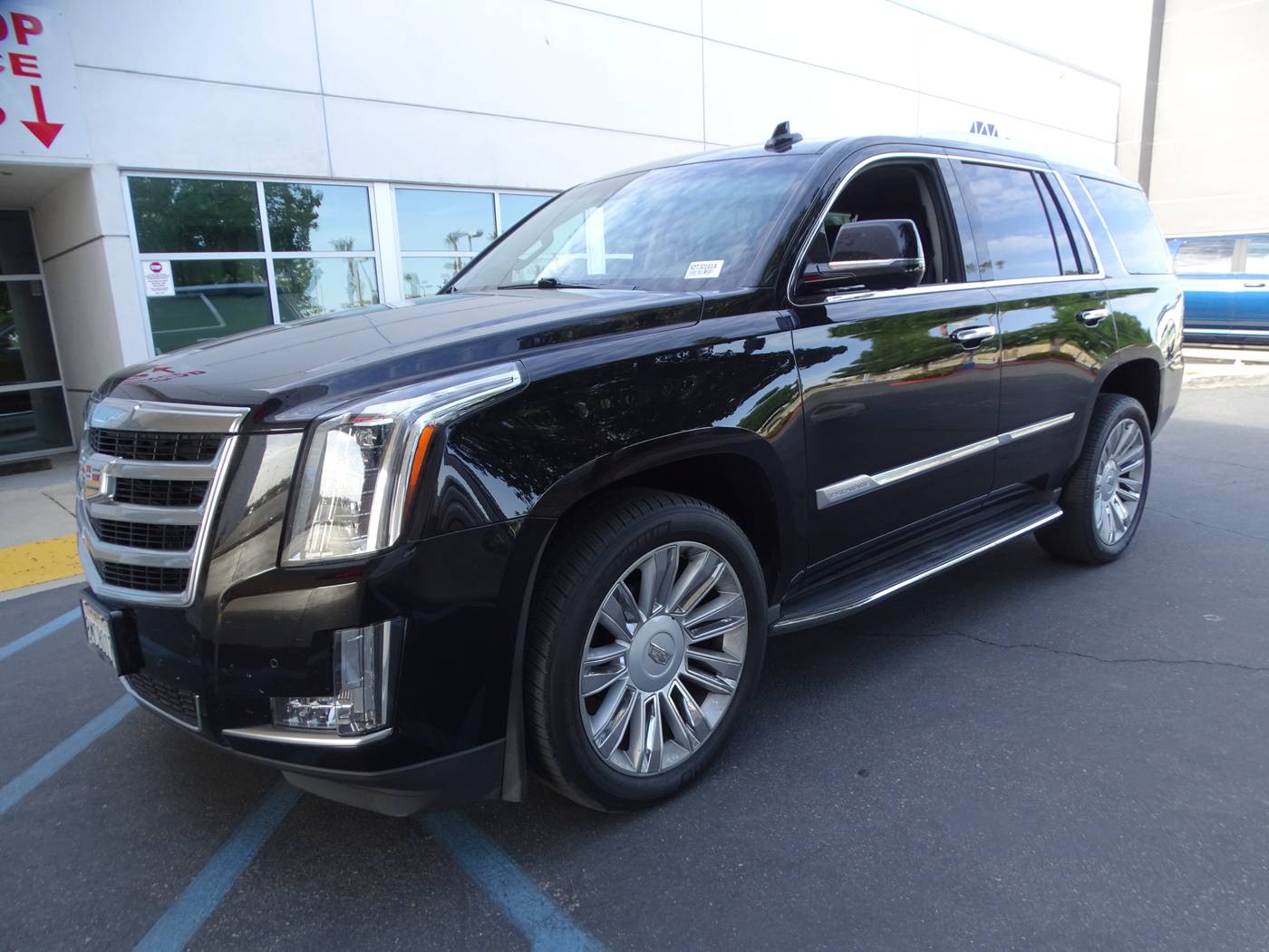 2016 Cadillac Escalade Luxury — SUV — 141,661 mi — Palmdale, CA