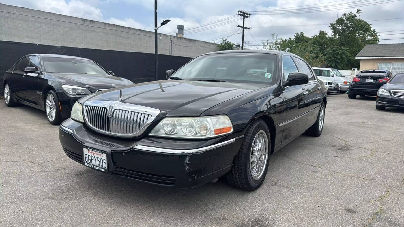 2005 Lincoln Town Car Signature Limited — Sedan — 135,454 mi — North Hollywood, CA