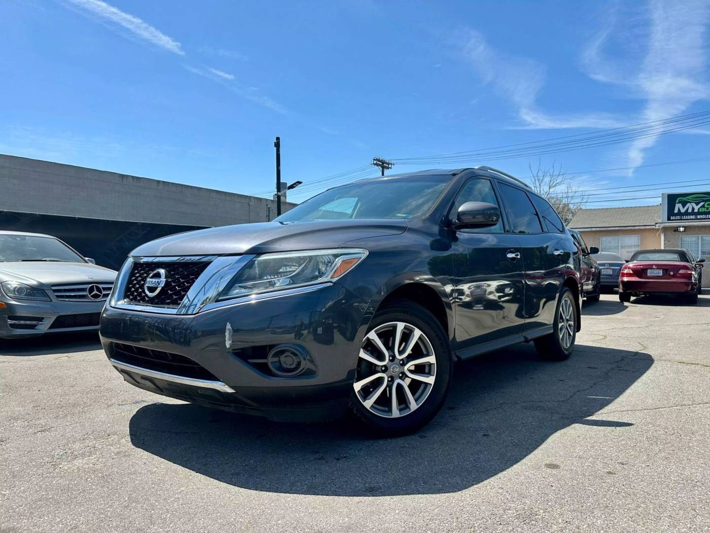 2014 Nissan Pathfinder SV — SUV — 129,697 mi — North Hollywood, CA