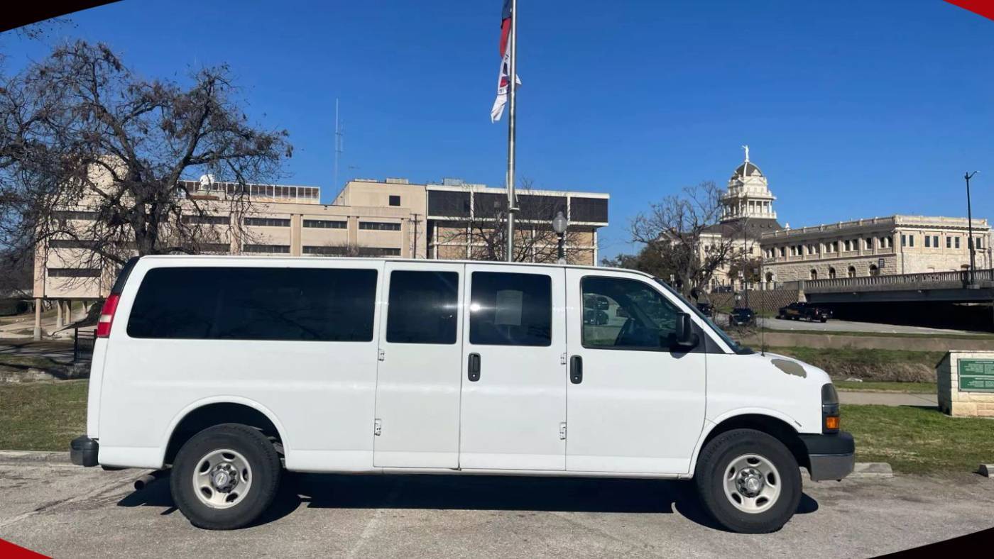 2009 Chevrolet Express Passenger Base — Passenger Van — 125,005 mi — Belton, TX
