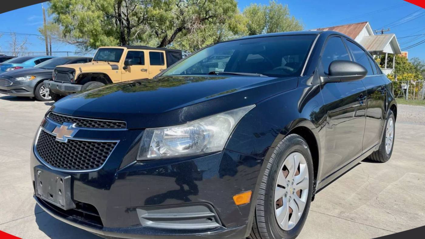 2012 Chevrolet Cruze LS — Sedan — 140,912 mi — San Antonio, TX