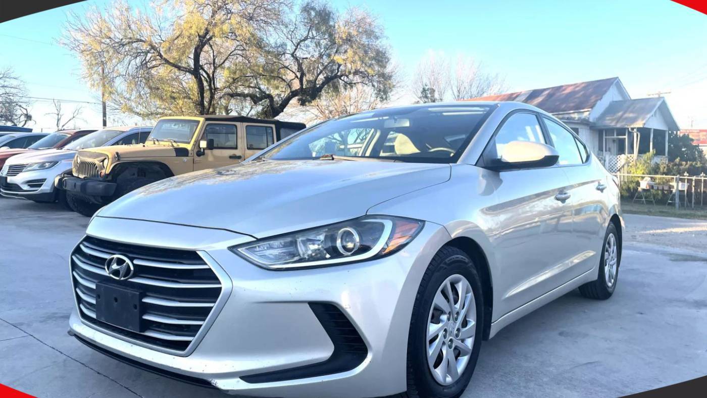 2017 Hyundai Elantra SE — Sedan — 130,620 mi — San Antonio, TX