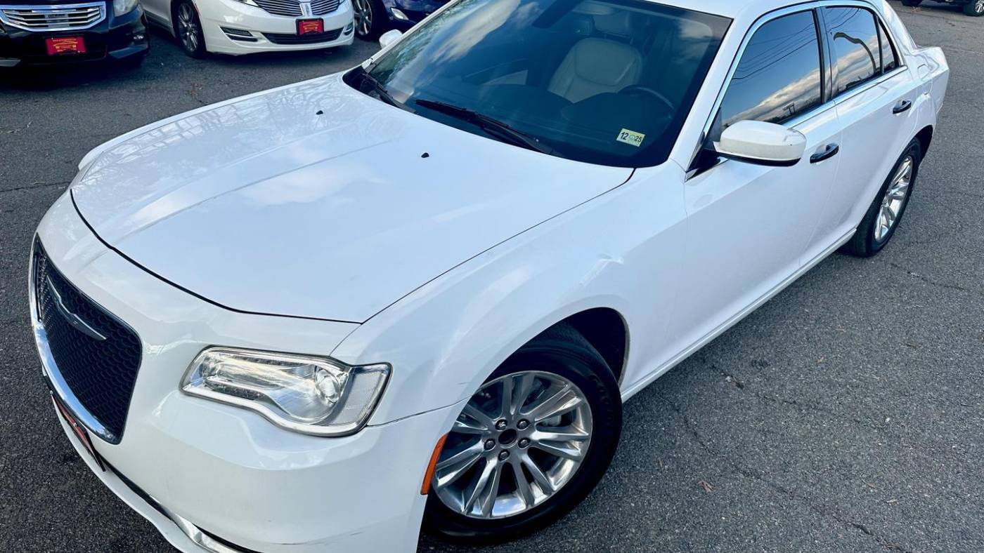 2017 Chrysler 300 Limited — Sedan — 136,594 mi — Richmond, VA