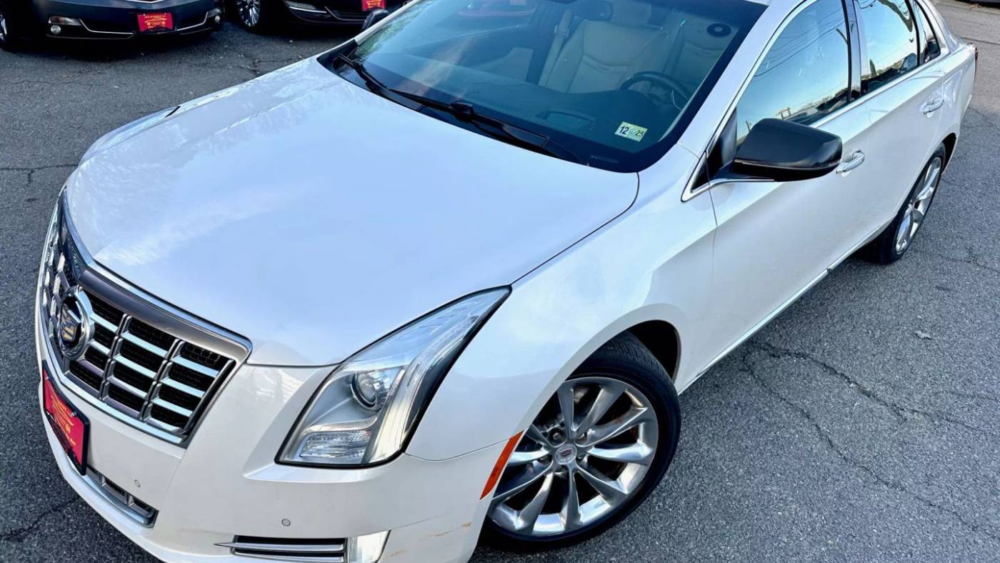 2013 Cadillac XTS Premium — Sedan — 104,216 mi — Richmond, VA