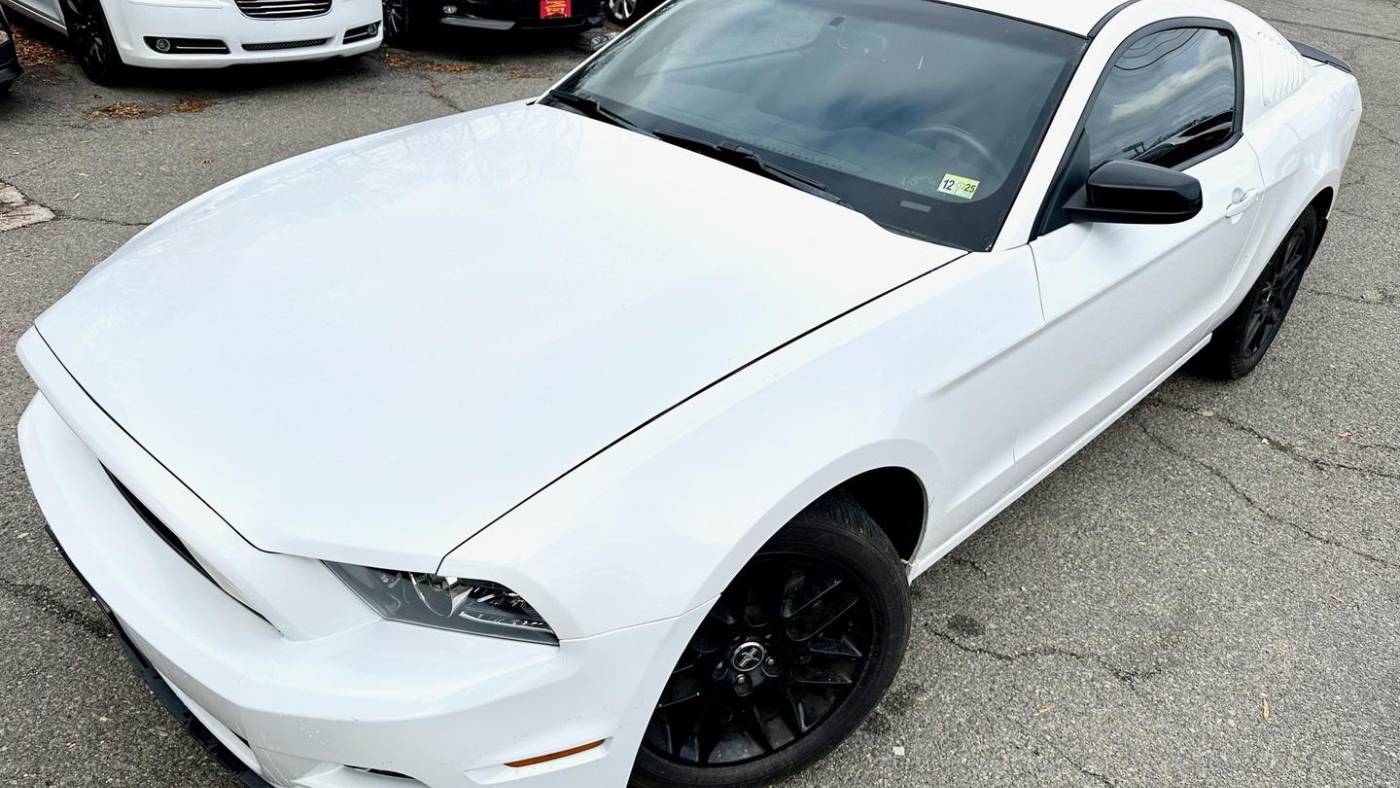 2014 Ford Mustang V6 — Coupe — 88,640 mi — Richmond, VA