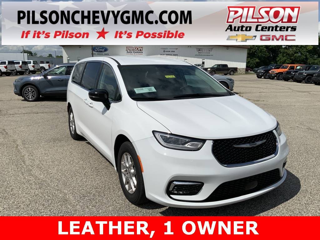 2024 Chrysler Pacifica Touring L — Minivan — 29,820 mi — Clinton, IN