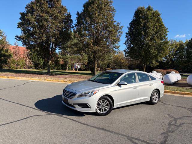 2016 Hyundai Sonata SE — Sedan — 118,895 mi — Sterling, VA