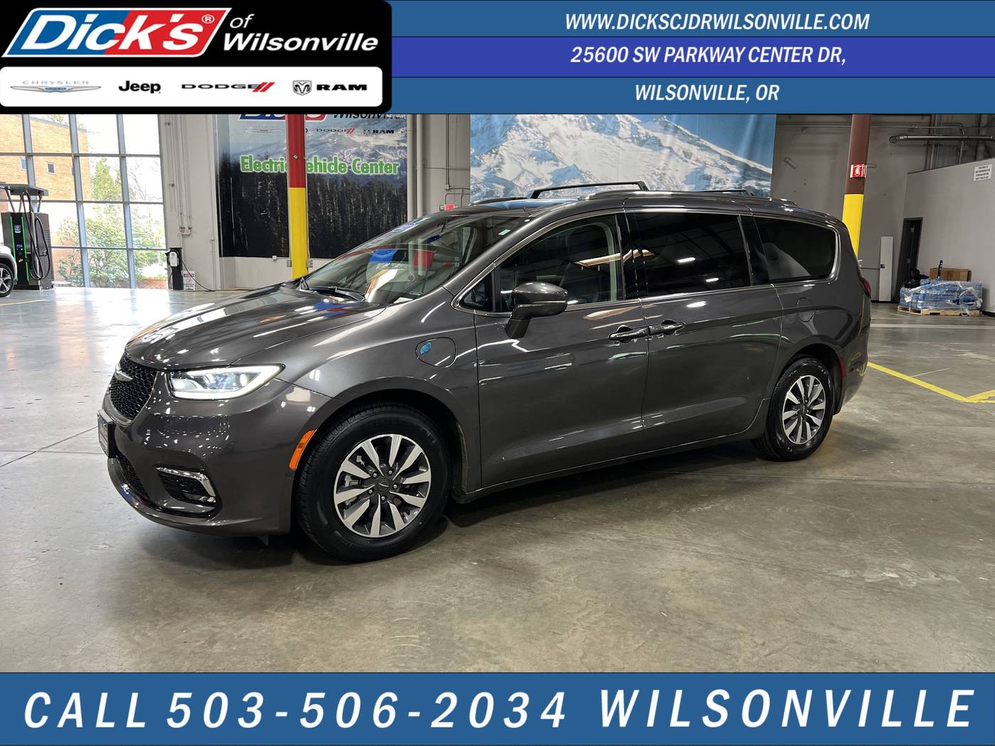 2021 Chrysler Pacifica Hybrid Touring L — Minivan — 62,343 mi — Wilsonville, OR
