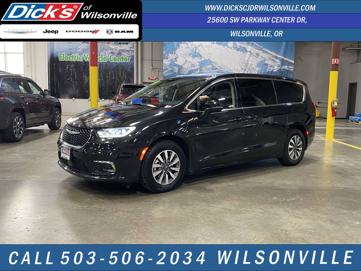 2023 Chrysler Pacifica Hybrid Touring L — Minivan — 36,762 mi — Wilsonville, OR