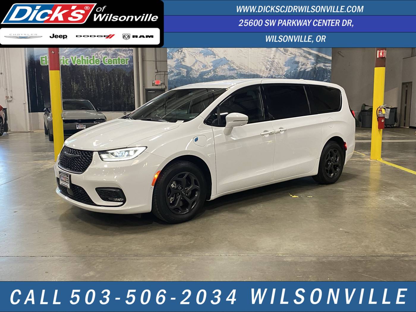 2022 Chrysler Pacifica Hybrid Touring L — Minivan — 62,799 mi — Wilsonville, OR