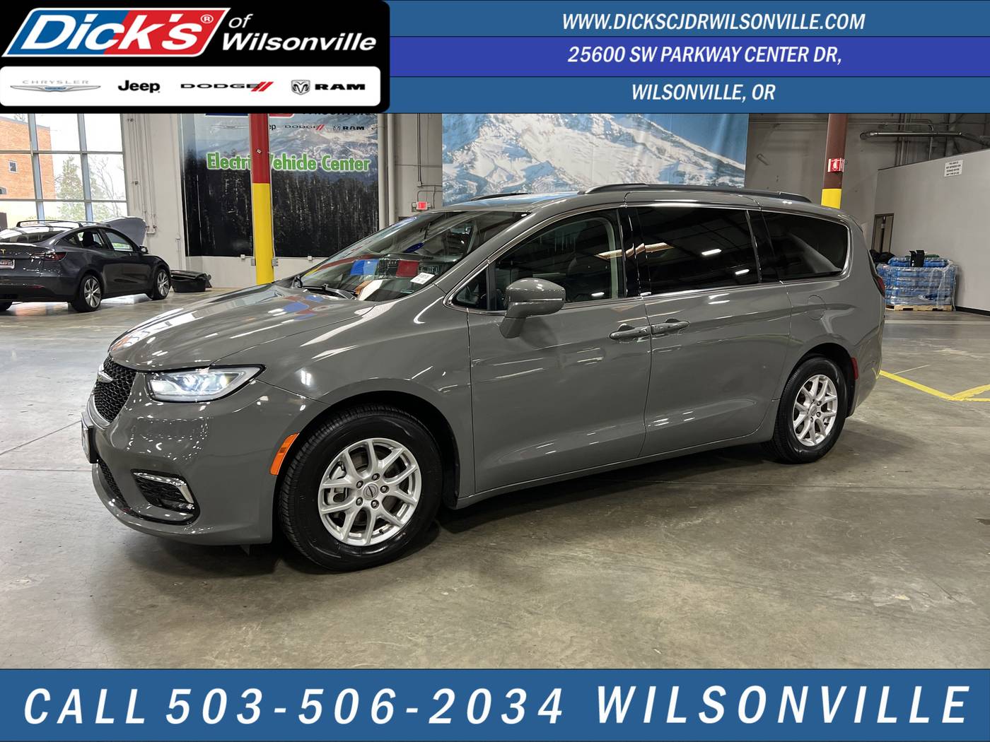 2022 Chrysler Pacifica Touring L — Minivan — 61,946 mi — Wilsonville, OR