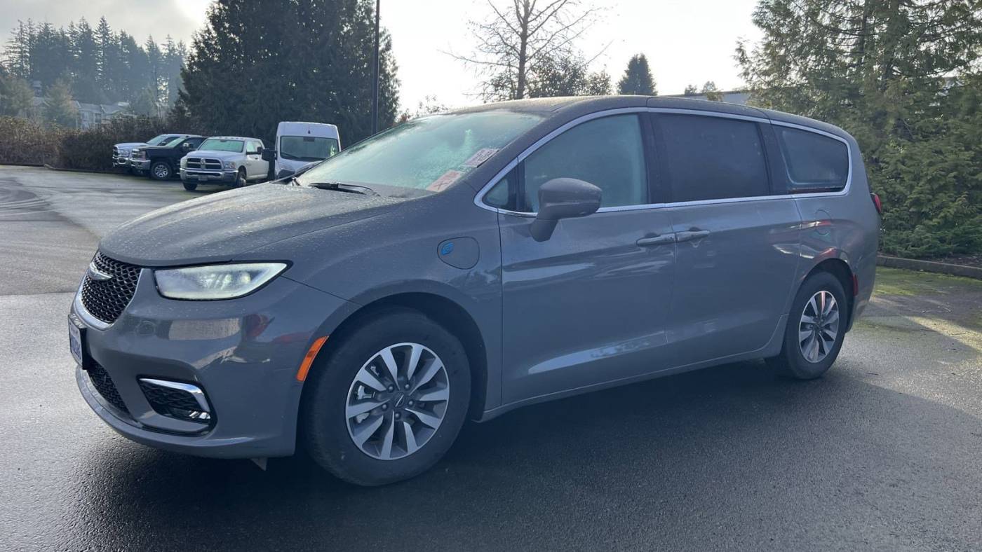2022 Chrysler Pacifica Hybrid Touring L — Minivan — 62,942 mi — Wilsonville, OR
