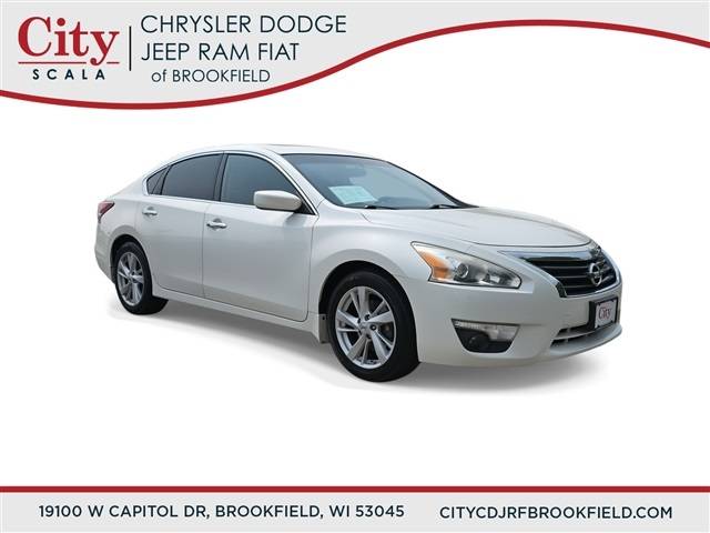 2014 Nissan Altima 2.5 — Sedan — 137,791 mi — Brookfield, WI