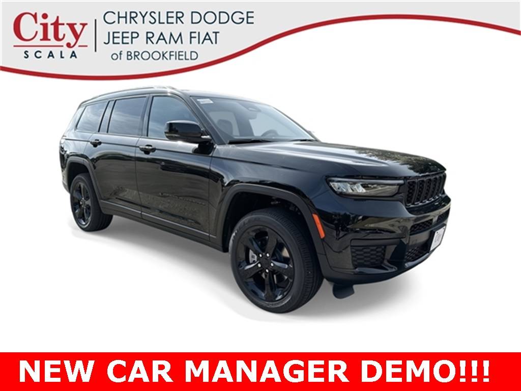 2025 Jeep Grand Cherokee Altitude — SUV — 30 mi — Brookfield, WI