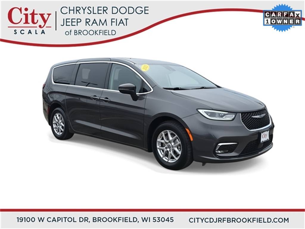 2023 Chrysler Pacifica Touring L — Minivan — 64,287 mi — Brookfield, WI